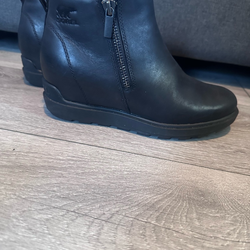 Sorel Black Leather Wedge Ankle Boots